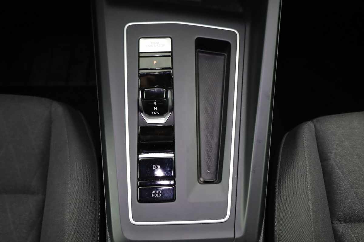 volkswagen-golf-2025-hibrido-a-gasolina-1498cc