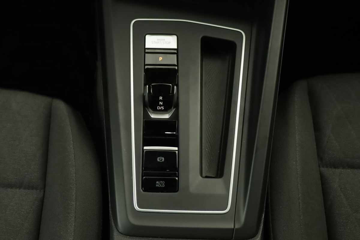 volkswagen-golf-2025-hibrido-a-gasolina-1498cc