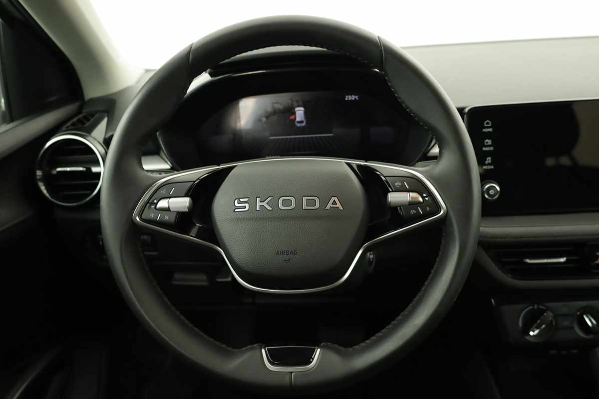 skoda-fabia-2025-gasolina-999cc