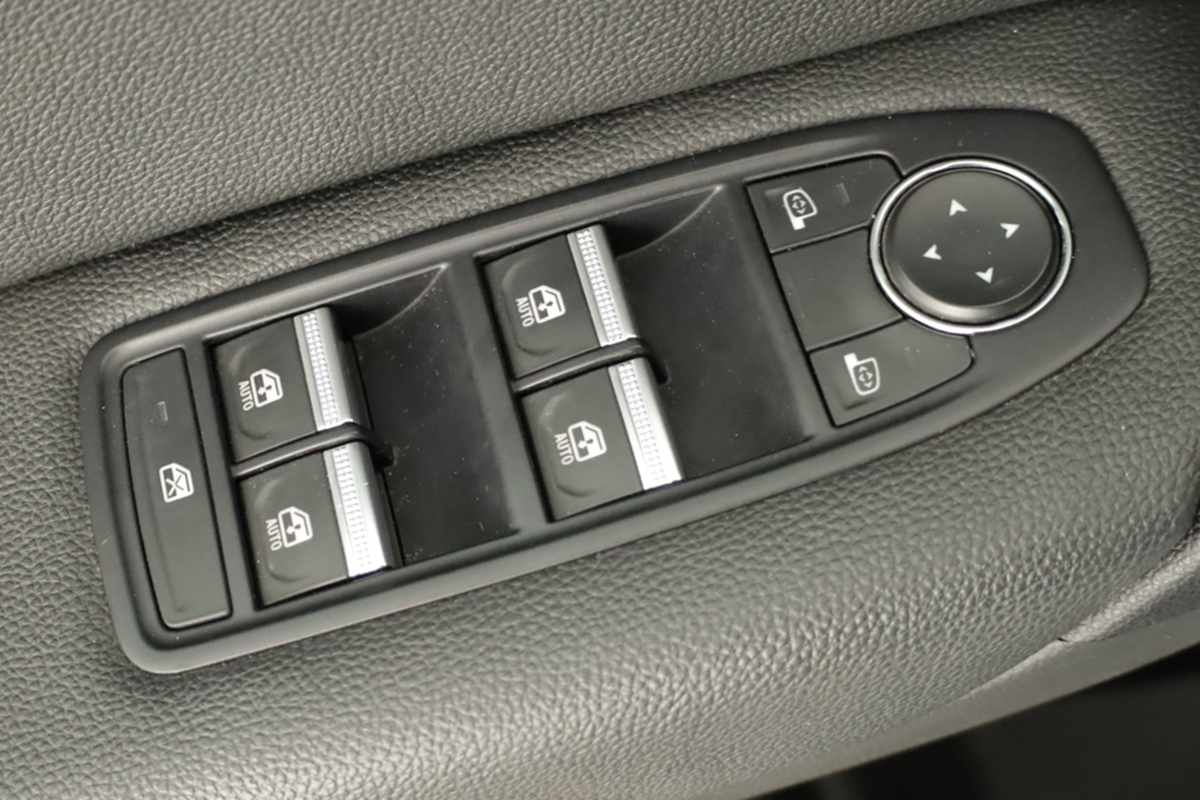 renault-captur-2024-gpl-999cc