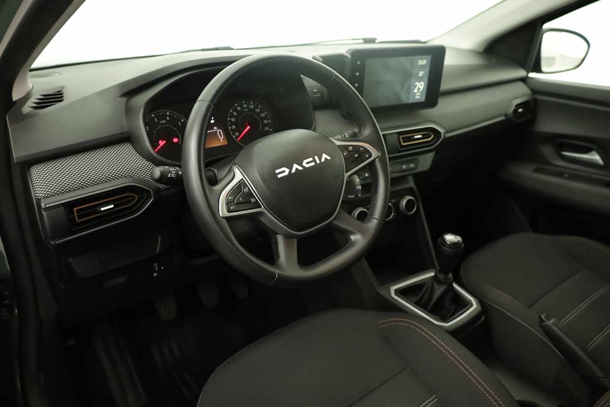 dacia-sandero-2024-gasolina-999cc