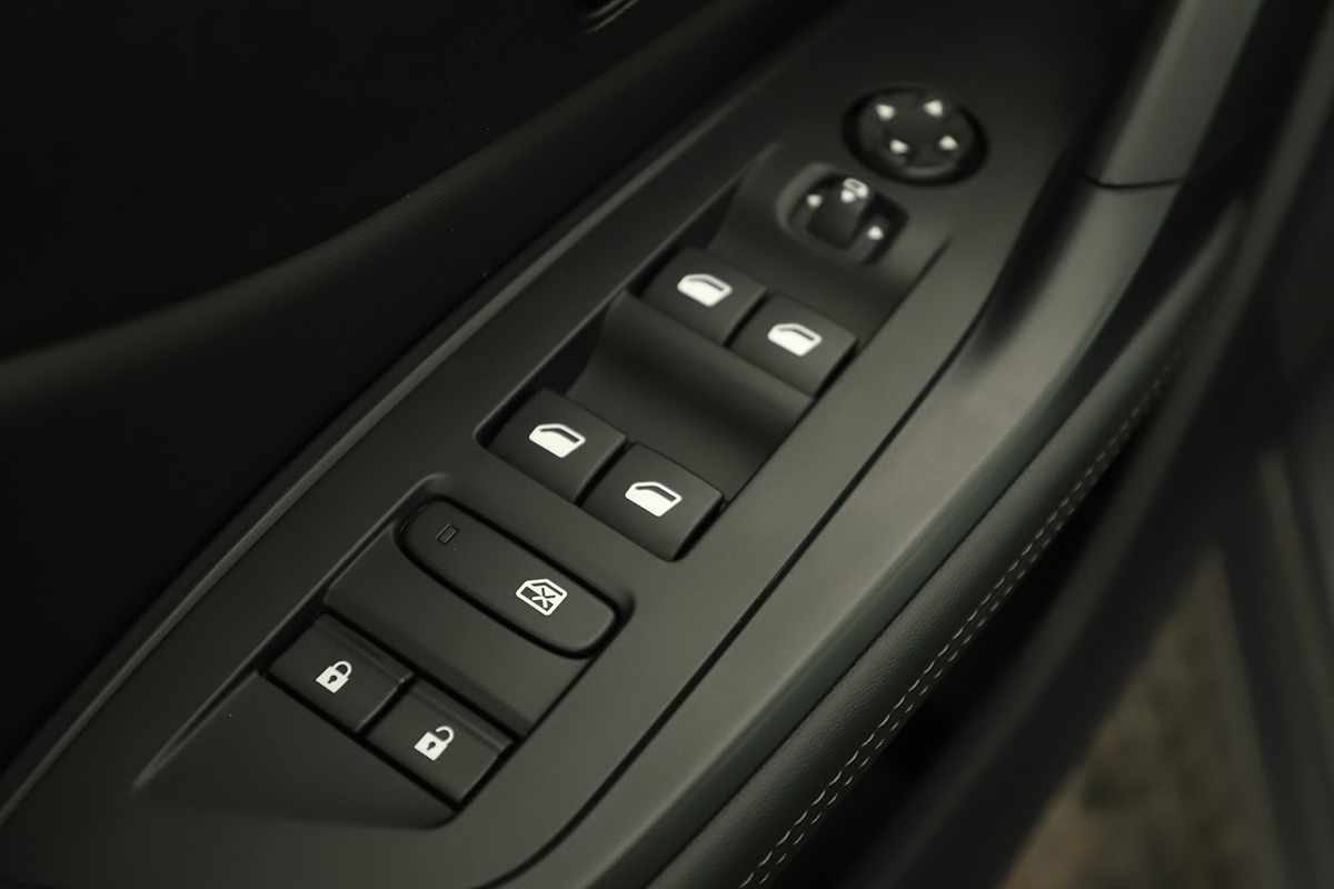 peugeot-408-2024-hibrido-a-gasolina-1598cc