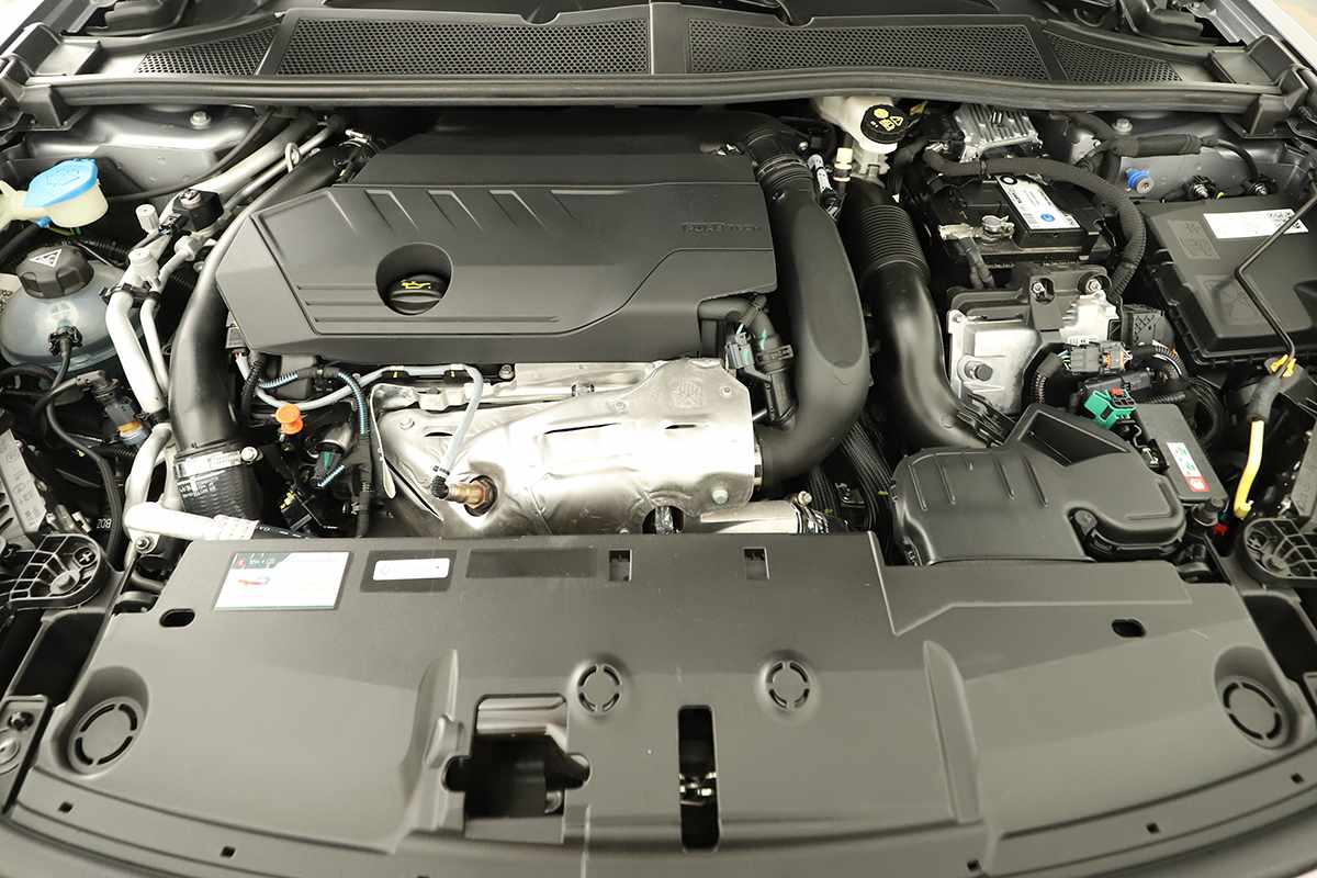 peugeot-408-2024-hibrido-a-gasolina-1598cc
