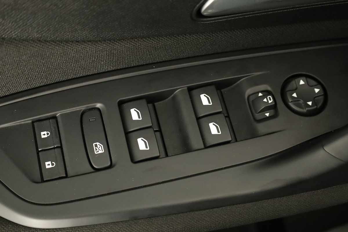 peugeot-308-2024-gasolina-1199cc