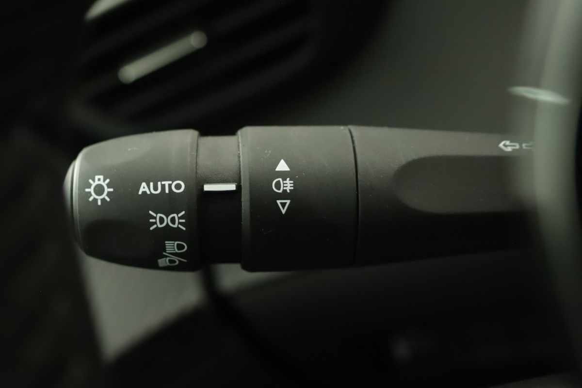 peugeot-208-2025-gasolina-1199cc