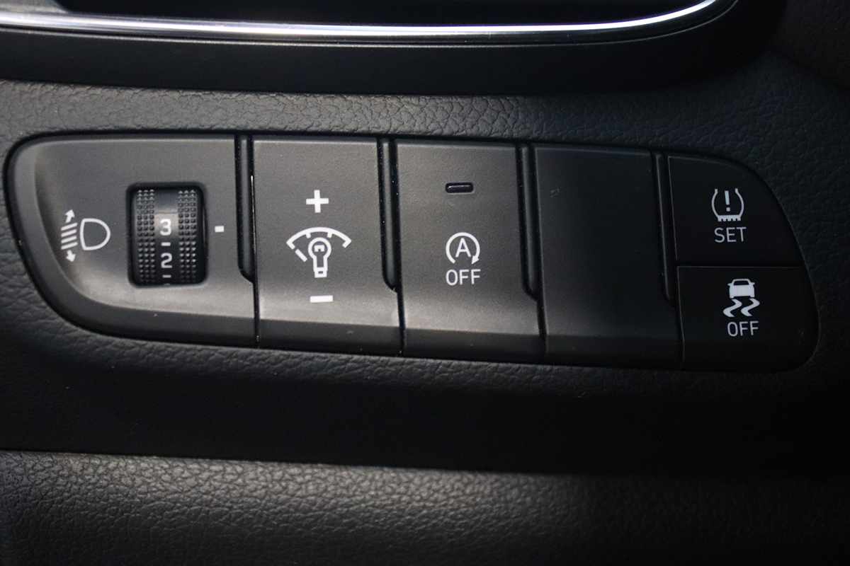 hyundai-i30-2025-gasolina-998cc