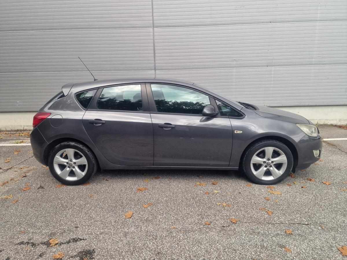 opel-astra-2010-diesel-1248cc