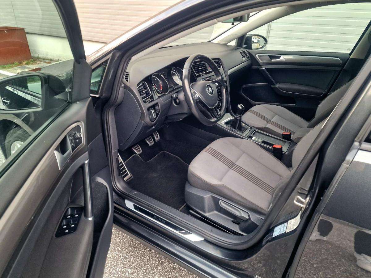 volkswagen-golf-2016-diesel-1598cc
