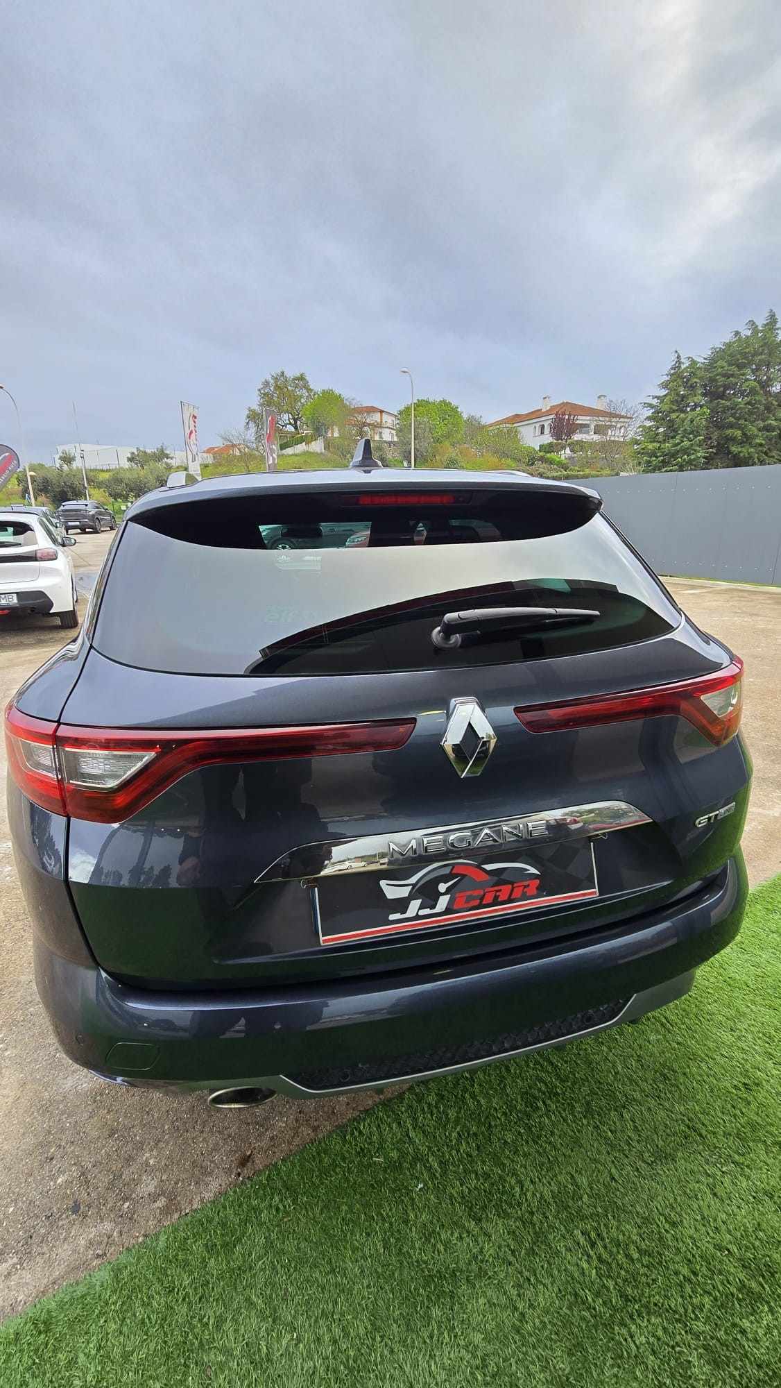 renault-megane-sport-tourer-2018-diesel-1461cc