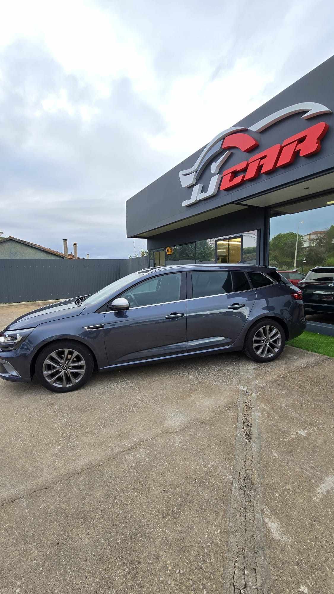 renault-megane-sport-tourer-2018-diesel-1461cc
