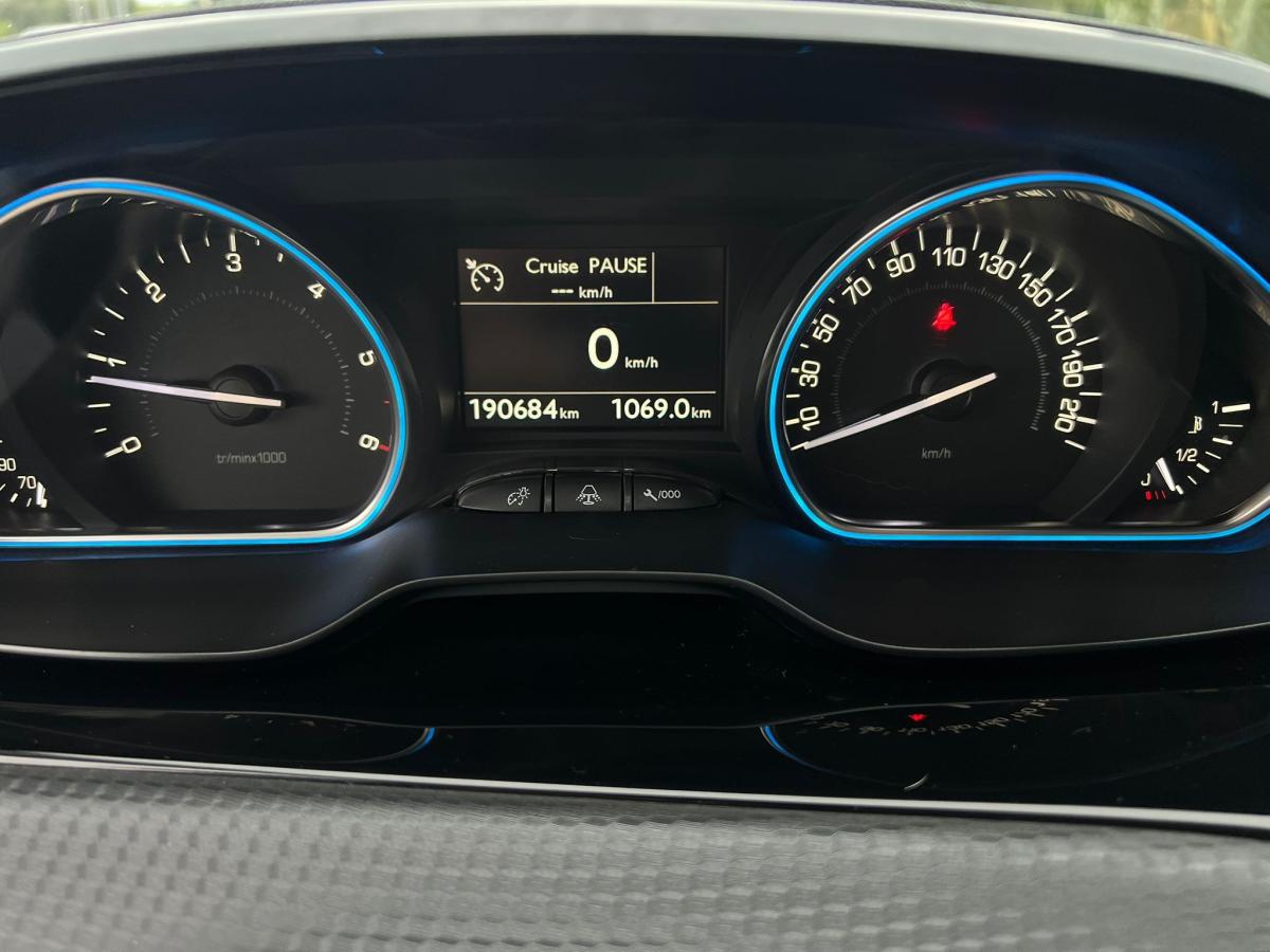 peugeot-2008-2018-diesel-1560cc