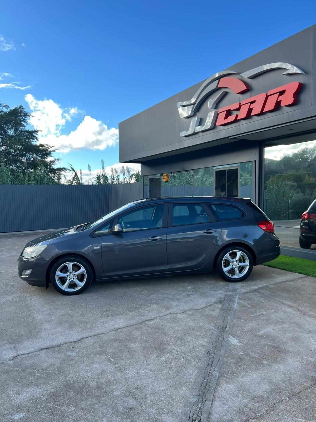 opel-astra-sport-tourer-2011-diesel-1248cc