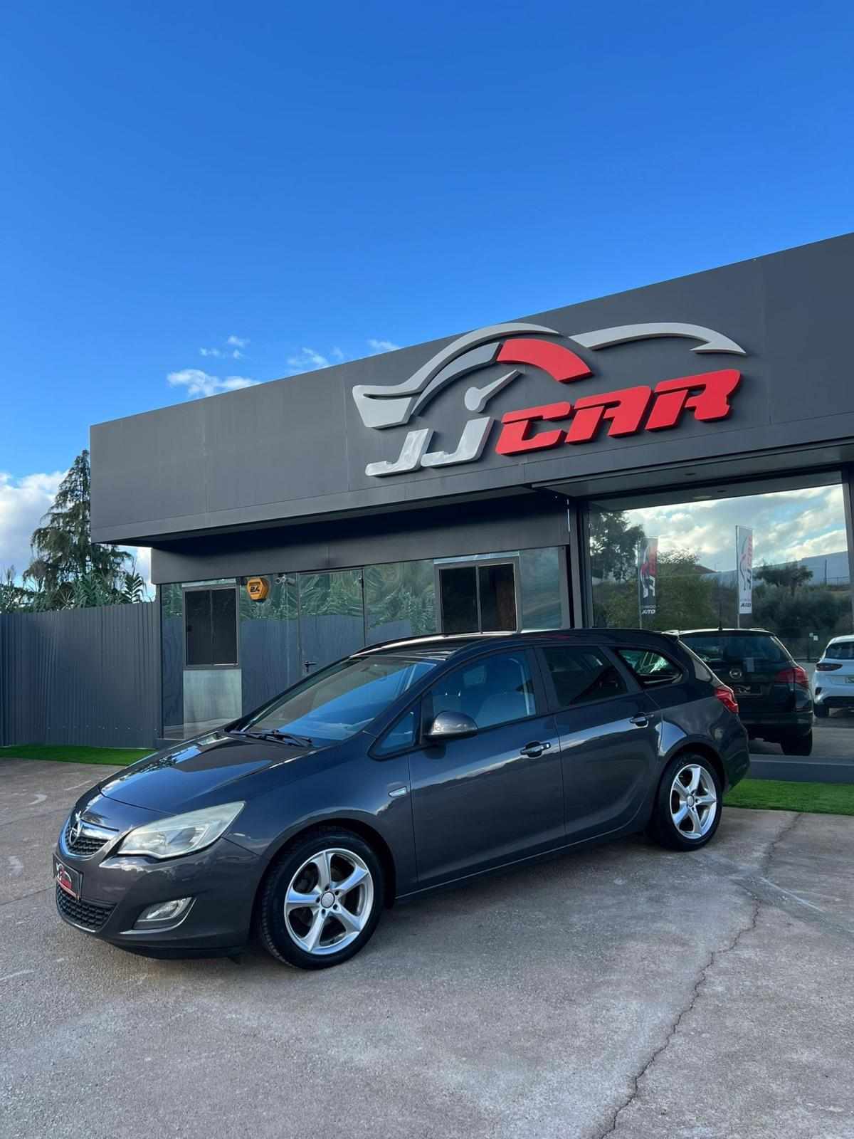 opel-astra-sport-tourer-2011-diesel-1248cc