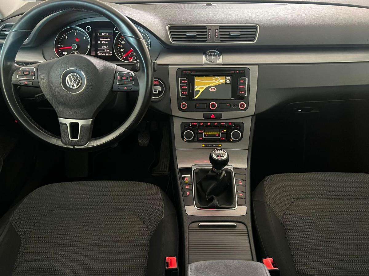 volkswagen-passat-variant-2011-diesel-1598cc