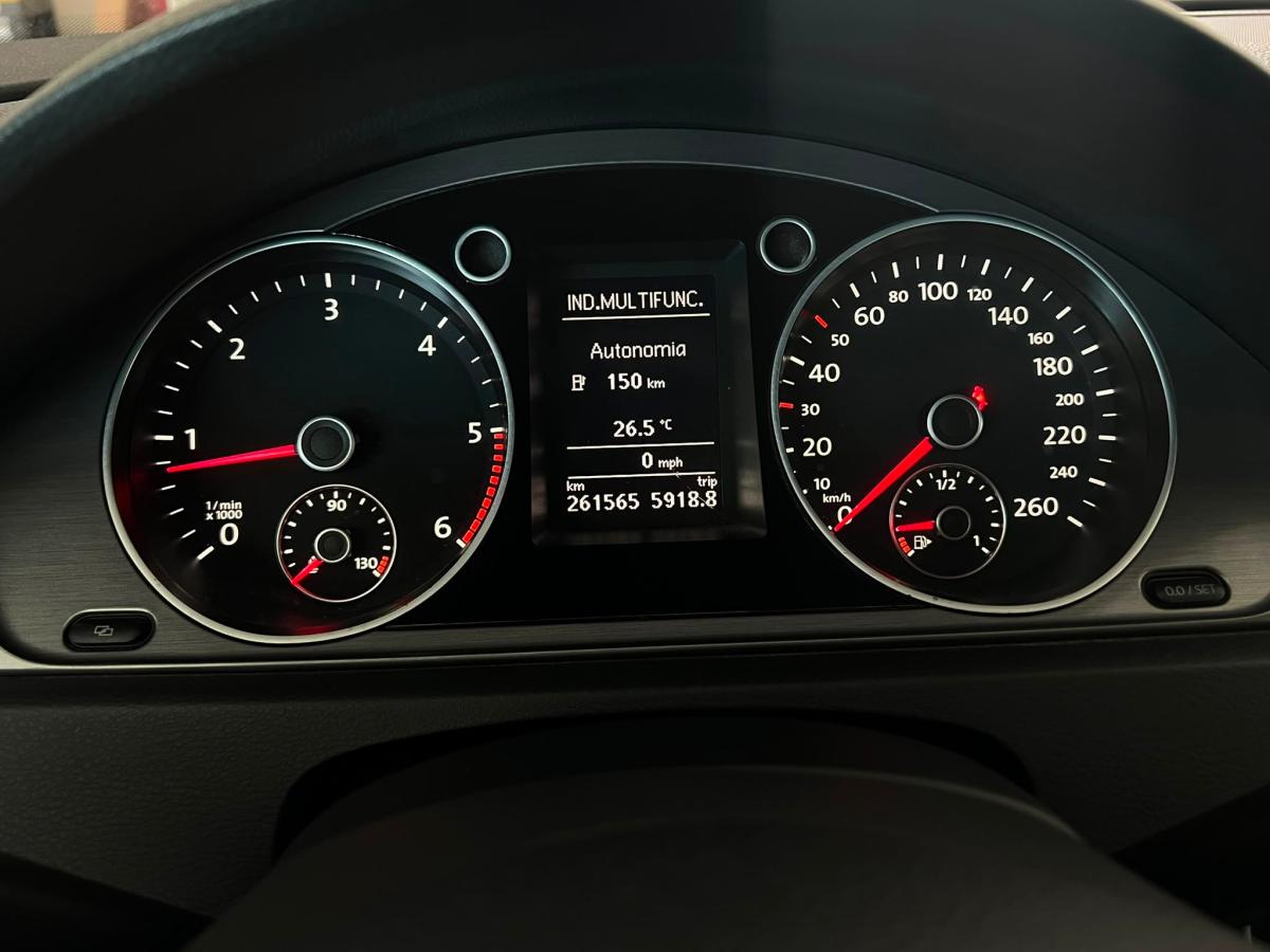 volkswagen-passat-variant-2011-diesel-1598cc