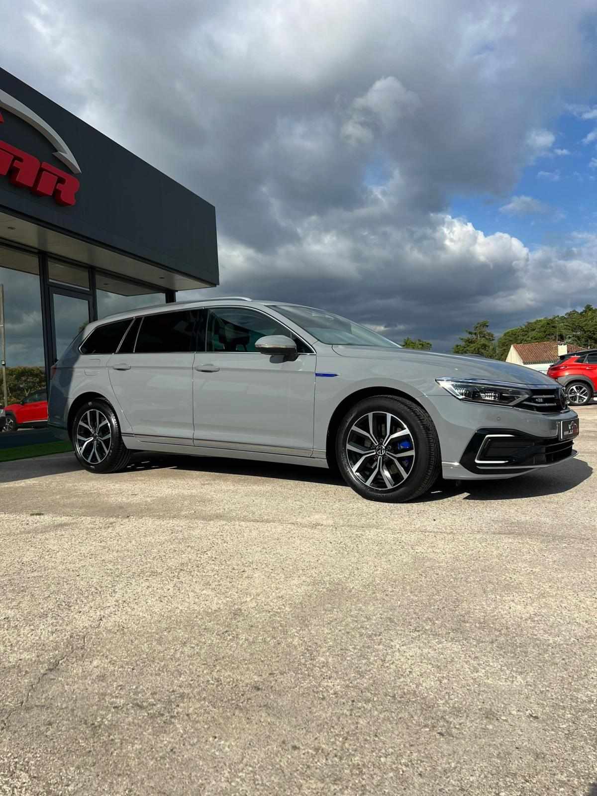 volkswagen-passat-variant-2022-hibrido-a-gasolina-1395cc