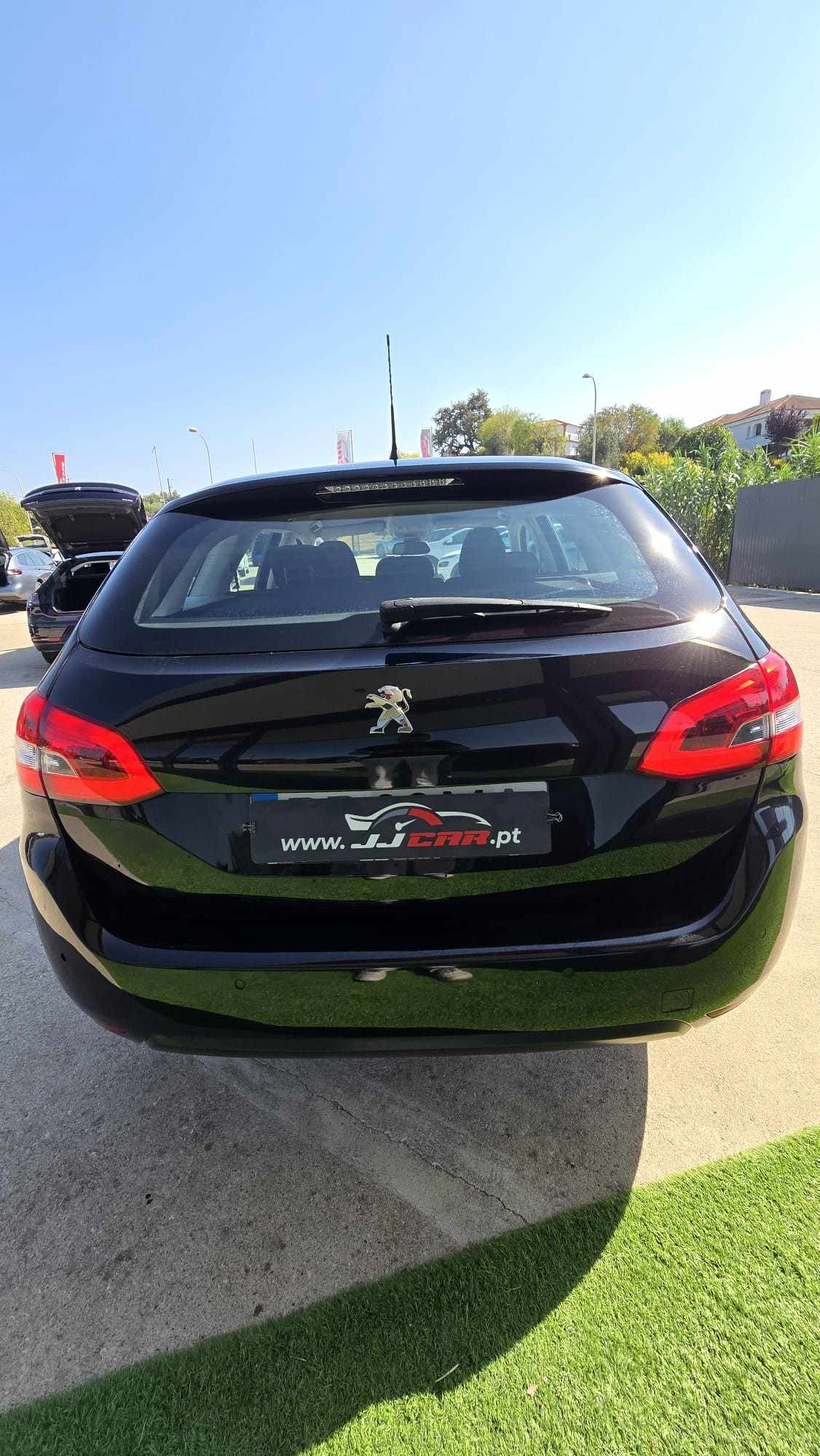 peugeot-308-sw-2018-diesel-1499cc