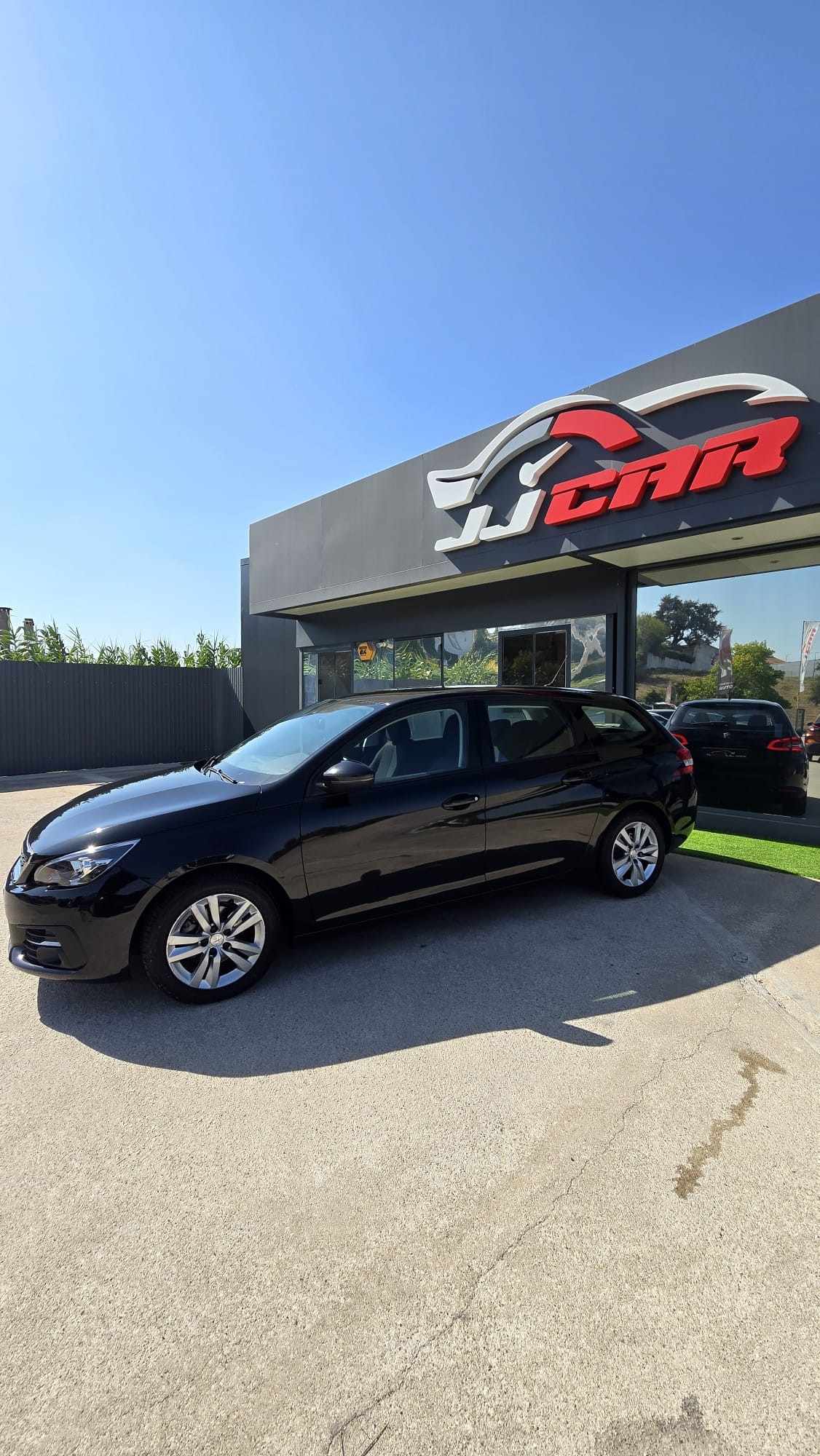 peugeot-308-sw-2018-diesel-1499cc