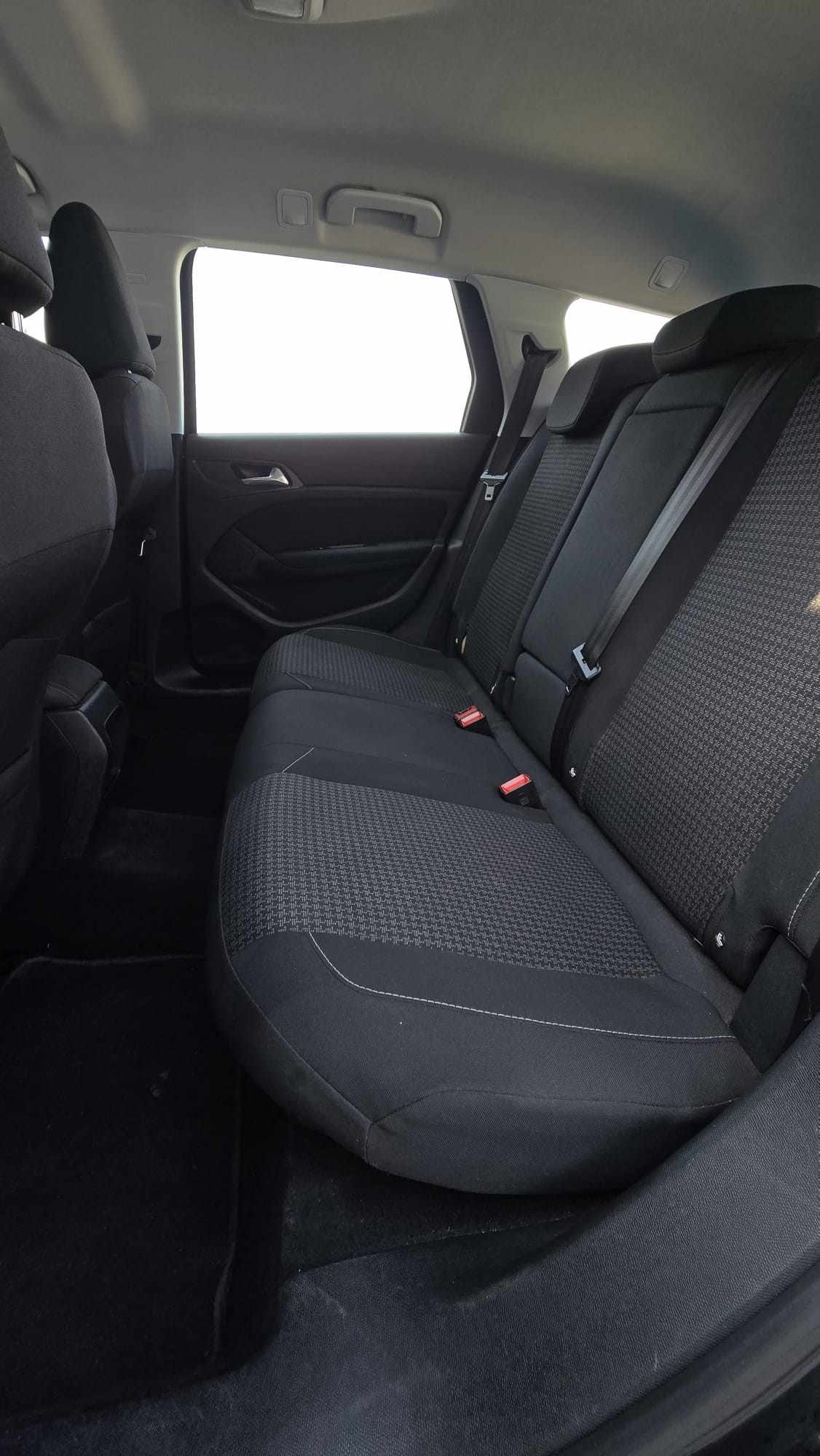peugeot-308-sw-2018-diesel-1499cc