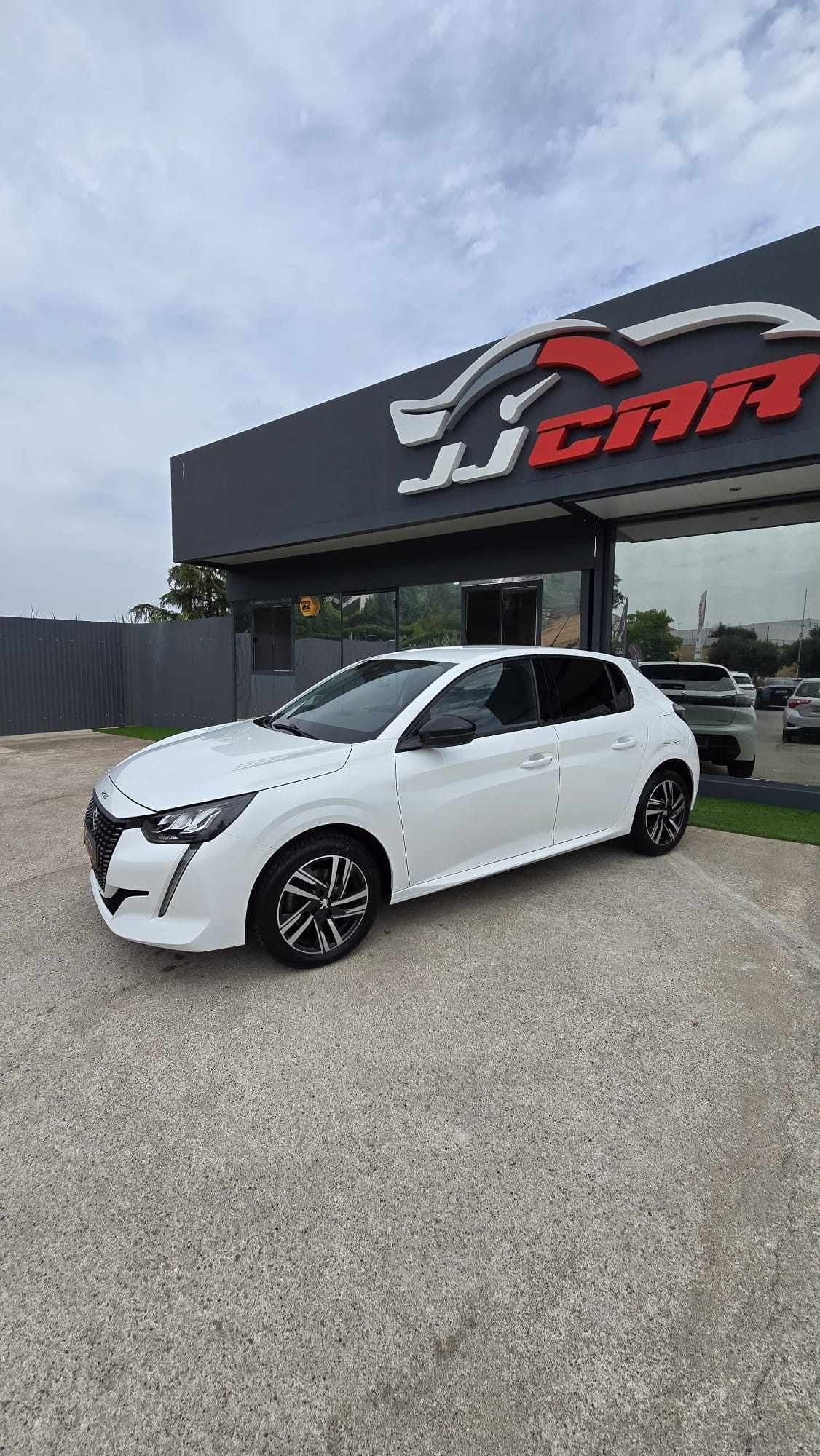peugeot-208-2021-diesel-1499cc