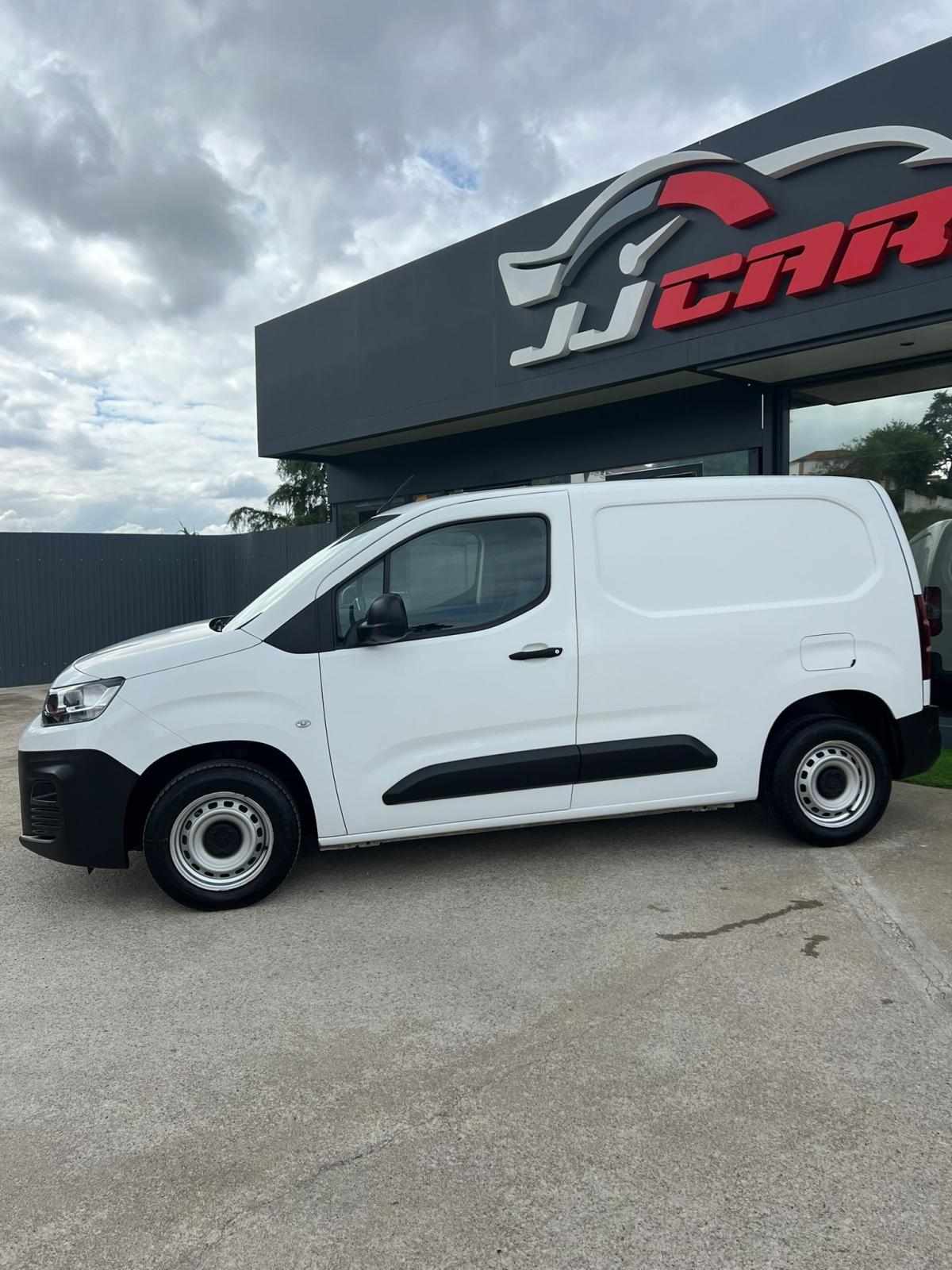 citroen-berlingo-2026-diesel-1499cc
