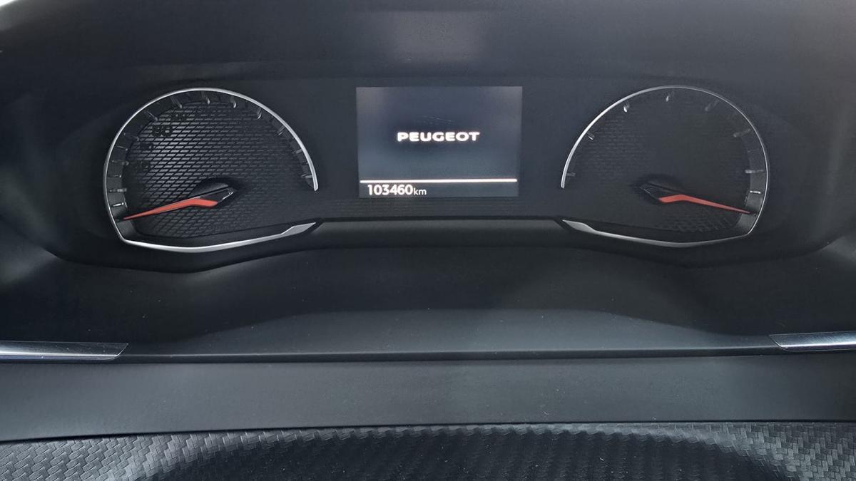 peugeot-2008-2022-gasolina-1199cc