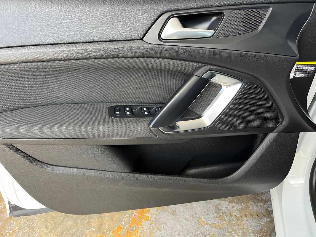 peugeot-308-2018-gasolina-1199cc