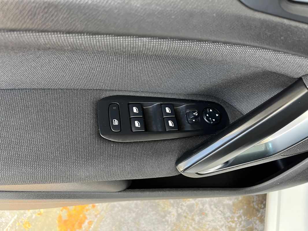 peugeot-308-2018-gasolina-1199cc