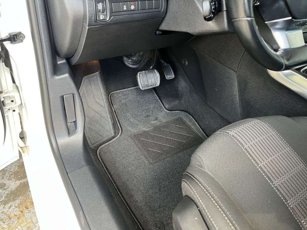 peugeot-308-2018-gasolina-1199cc