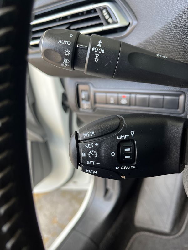 peugeot-308-2018-gasolina-1199cc