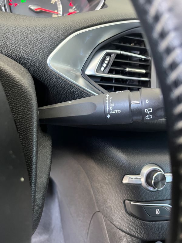peugeot-308-2018-gasolina-1199cc