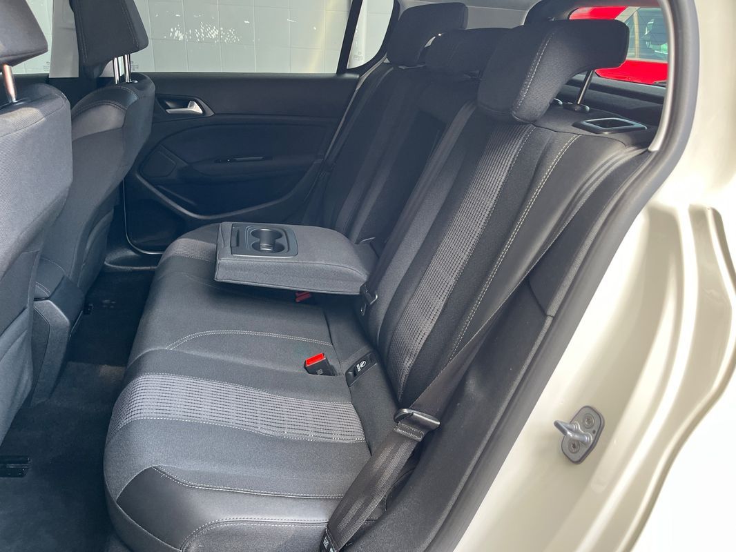 peugeot-308-2018-gasolina-1199cc