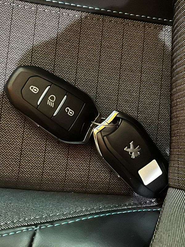 peugeot-2008-2022-gasolina-1199cc