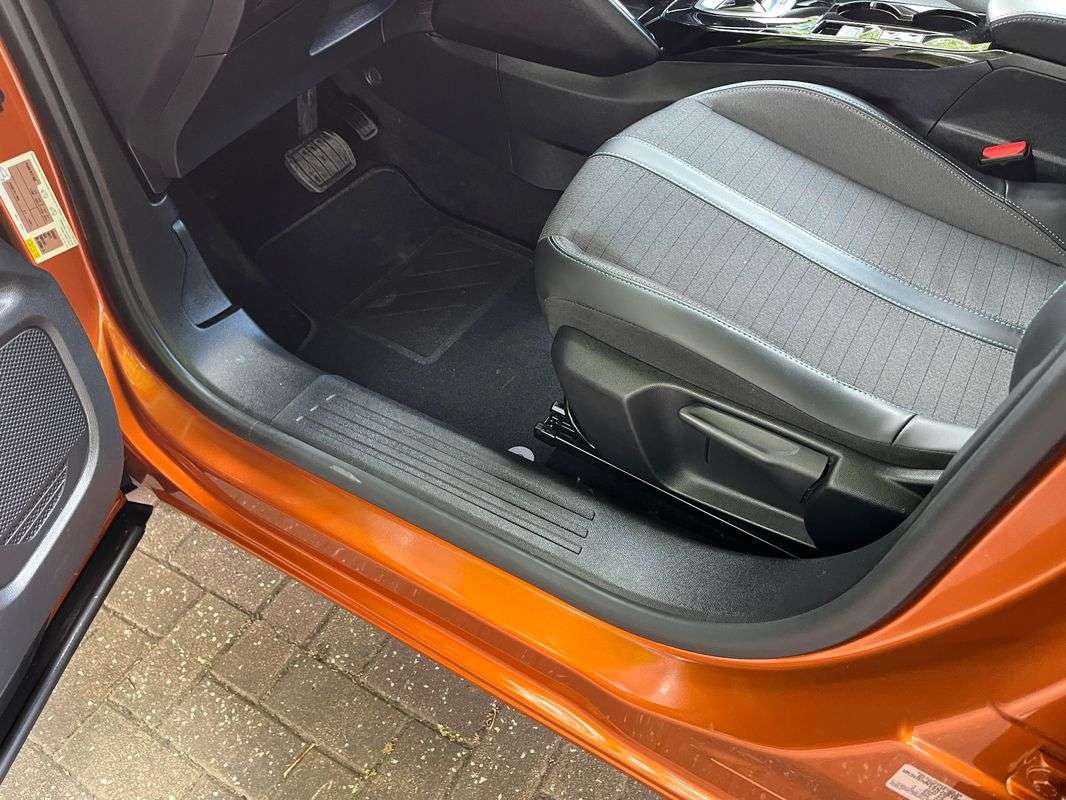 peugeot-2008-2022-gasolina-1199cc