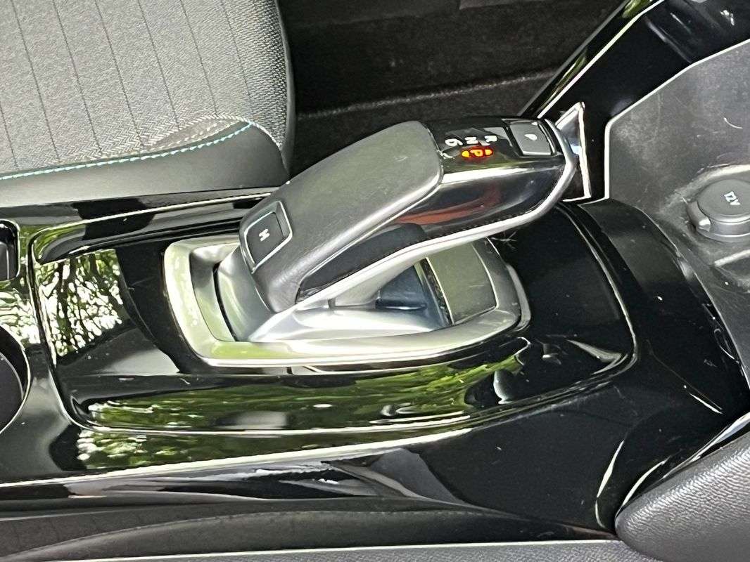peugeot-2008-2022-gasolina-1199cc