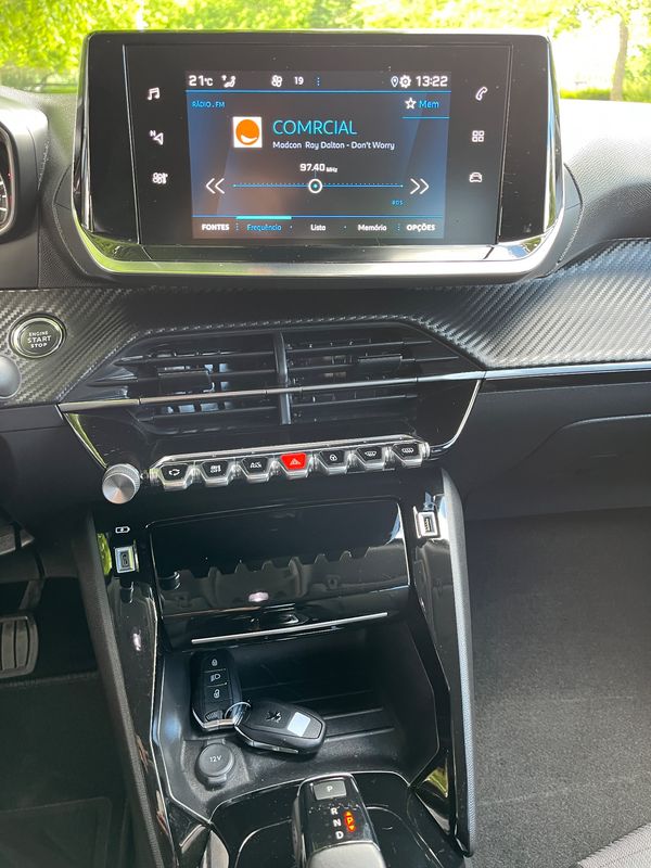 peugeot-2008-2022-gasolina-1199cc