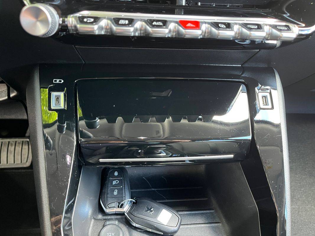 peugeot-2008-2022-gasolina-1199cc