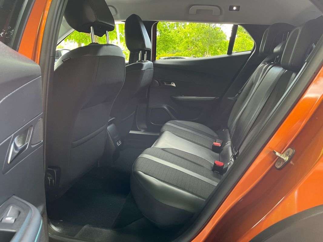 peugeot-2008-2022-gasolina-1199cc
