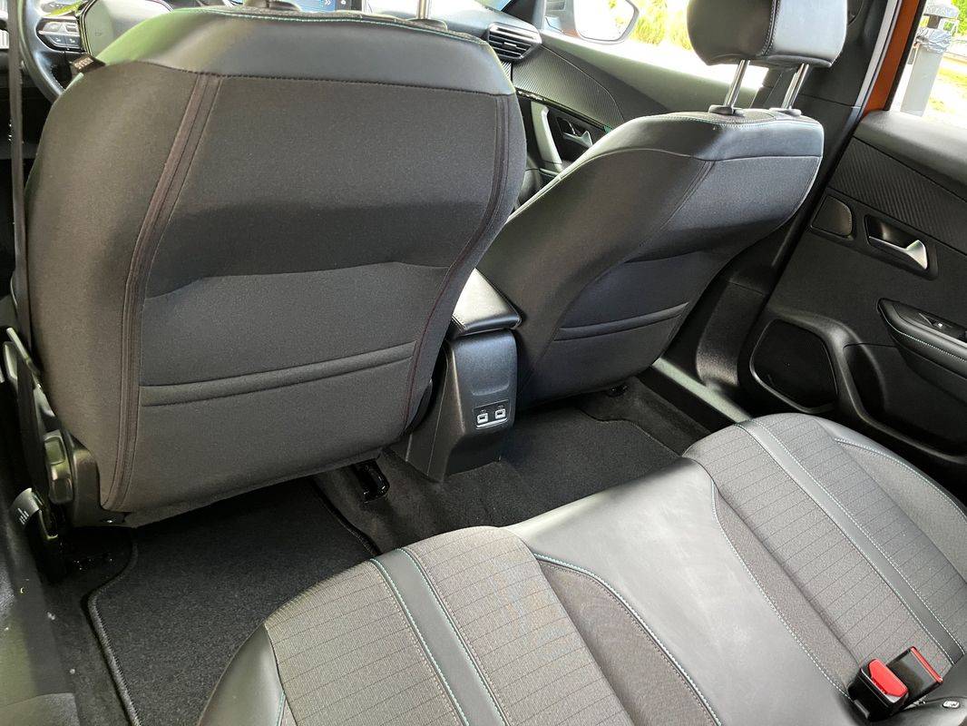 peugeot-2008-2022-gasolina-1199cc