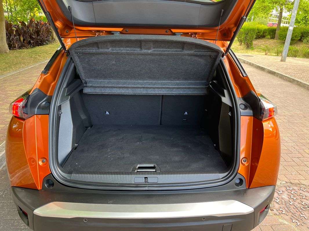 peugeot-2008-2022-gasolina-1199cc