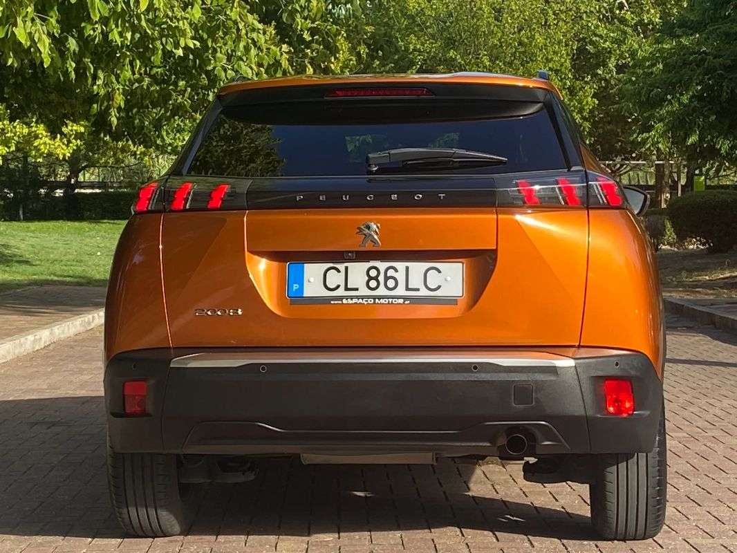 peugeot-2008-2021-gasolina-1199cc