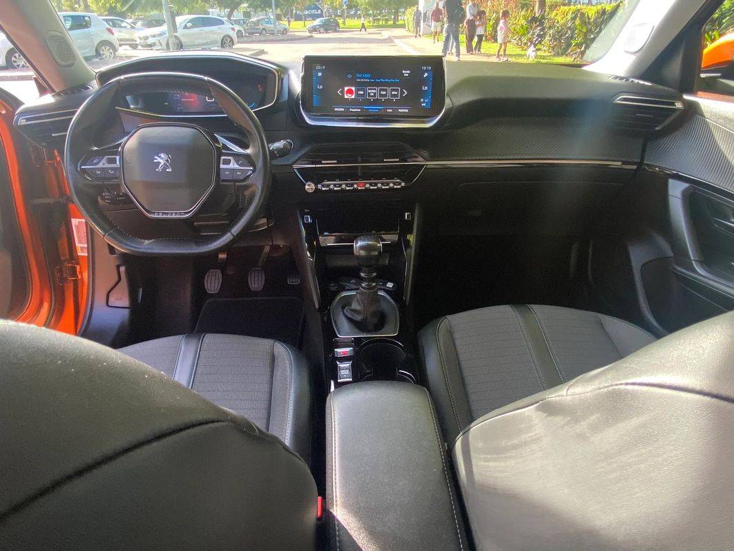 peugeot-2008-2021-gasolina-1199cc