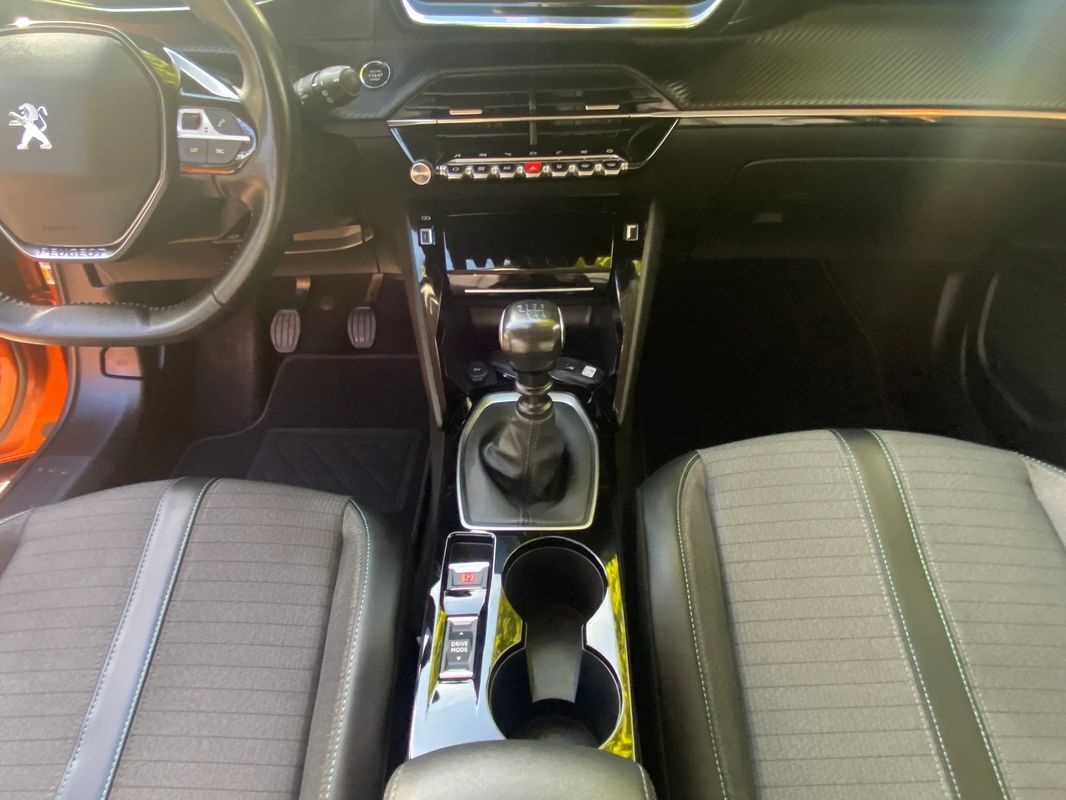 peugeot-2008-2021-gasolina-1199cc