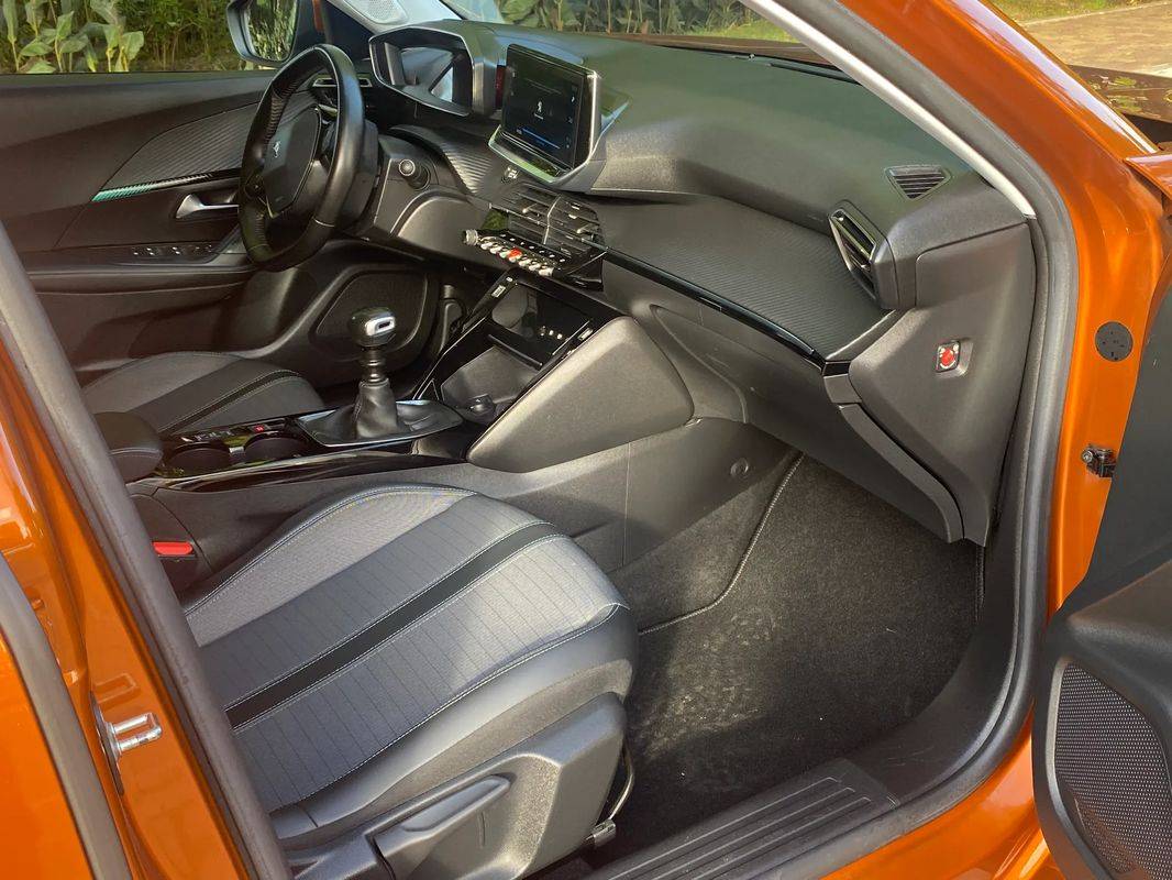 peugeot-2008-2021-gasolina-1199cc