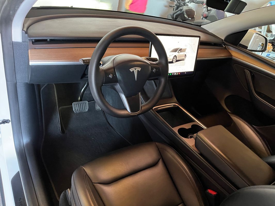 tesla-model-y-2023-eletrico-0cc