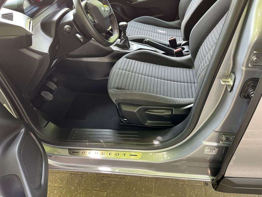 peugeot-2008-2022-gasolina-1199cc