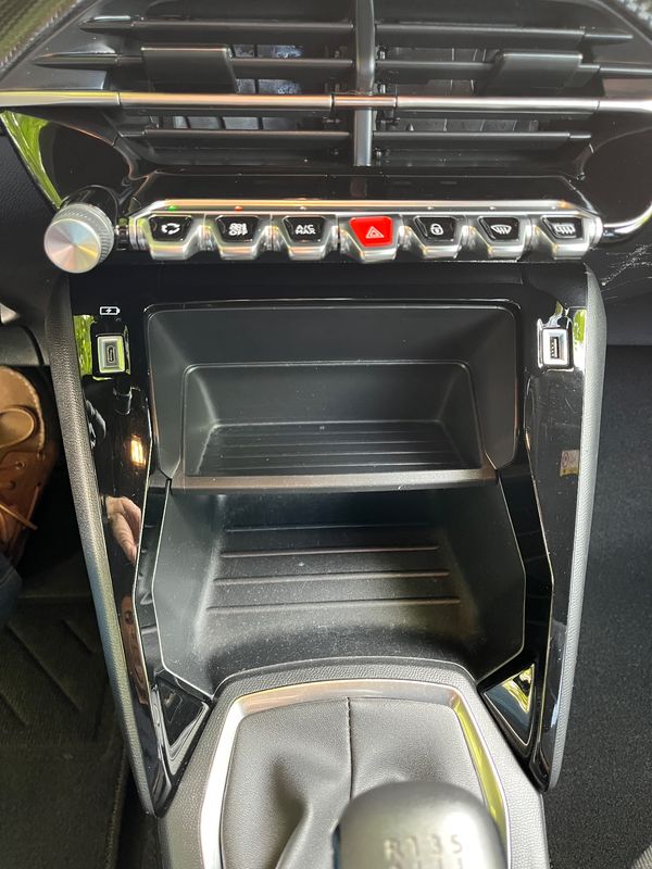 peugeot-2008-2022-gasolina-1199cc