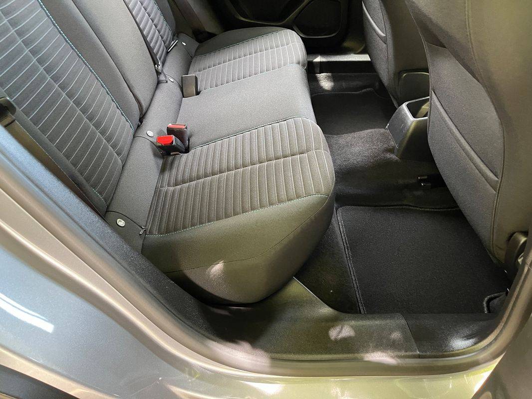 peugeot-2008-2022-gasolina-1199cc