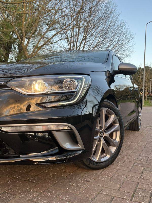 renault-megane-sport-tourer-2017-diesel-1598cc