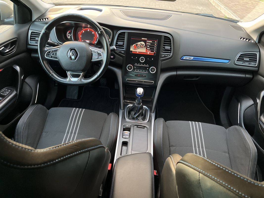 renault-megane-sport-tourer-2017-diesel-1598cc